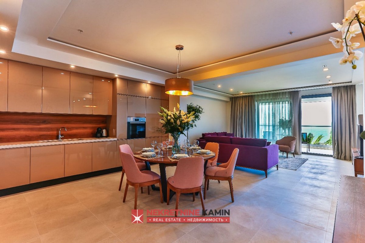Two-Bedroom Apartment in the Sunraf Complex, First Line to the Sea, Rafailovići